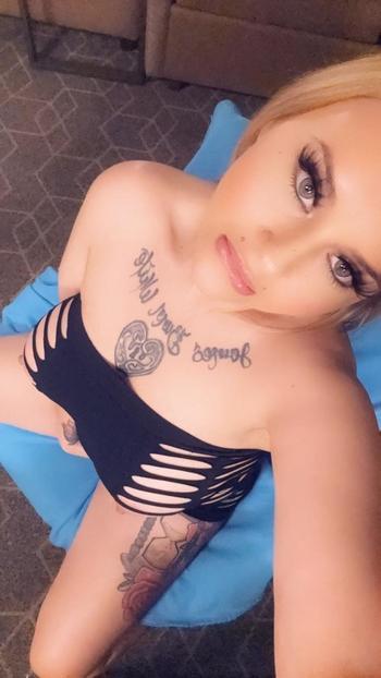 Brittany, 30  female escort, Chambana