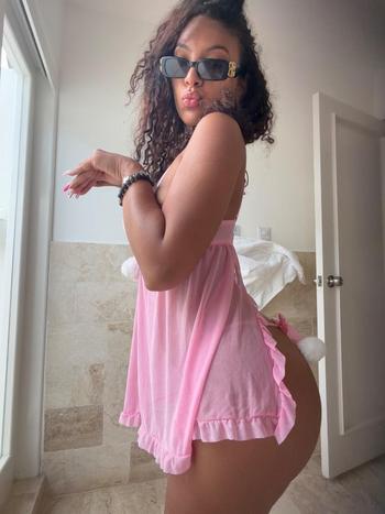 320-559-6124, 22  female escort, Chambana