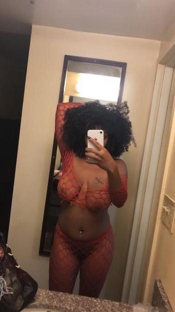 312-995-2552, 20  female escort, Chambana